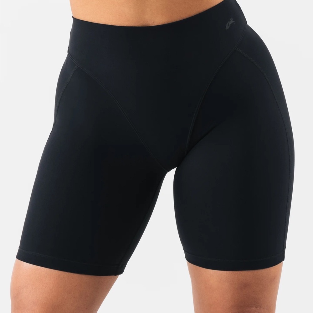 Alphalete Parker Bike Shorts (M)